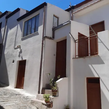 La Casa Di Lina * Milena